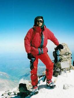 Kaido P�hn Elbruse l��netipus. 5642m